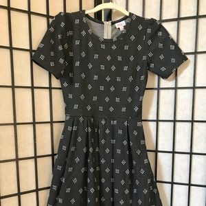 XS LuLaRoe Amelia Gray Dress
